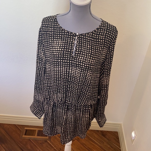 VINCE CAMUTO  GATHERED SHIRT - Picture 7 of 12